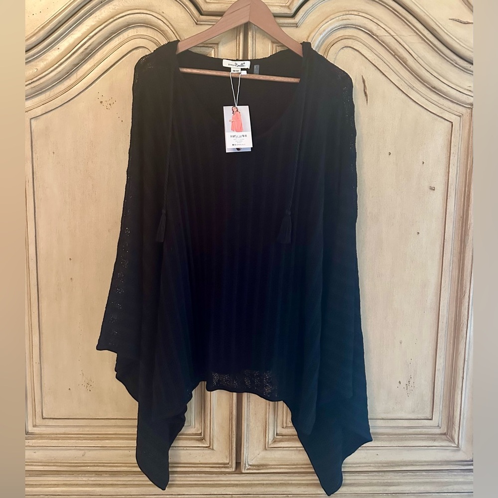 Simply Noelle Black Lightweight Poncho Style Sweater with Hood